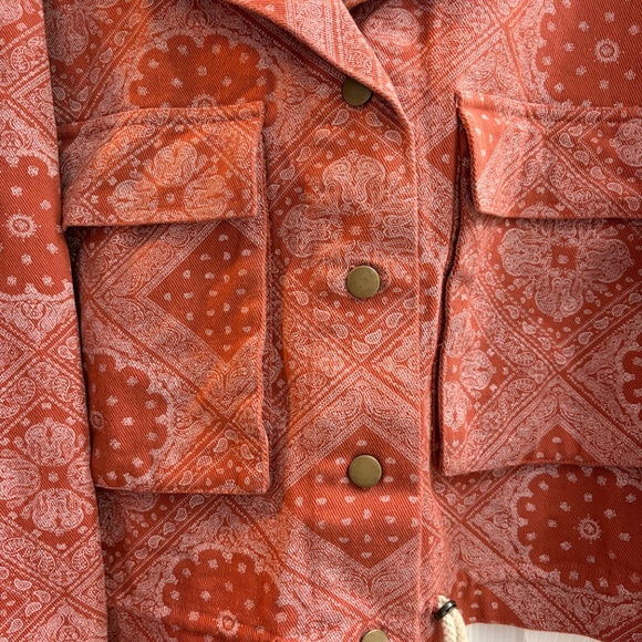 New Easel Button Up Denim mixed Print Denim Shacket Jacket Coral Small Paisley - Picture 2 of 5